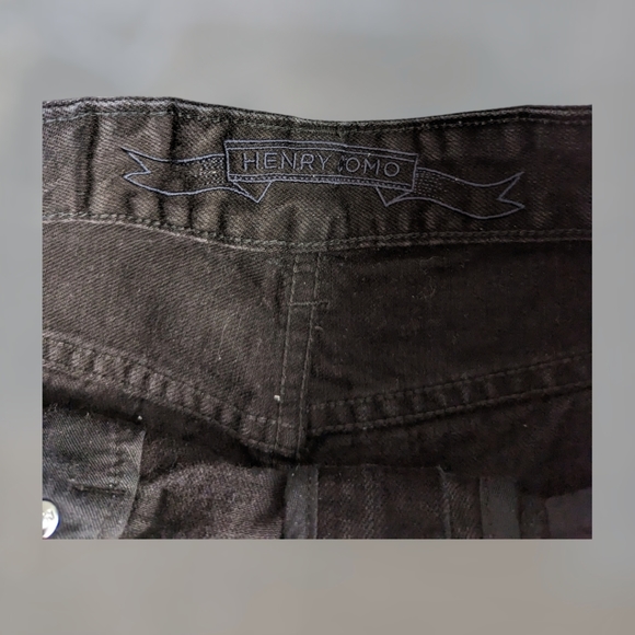 Henry Como Distressed Denim Shorts - Picture 2 of 5